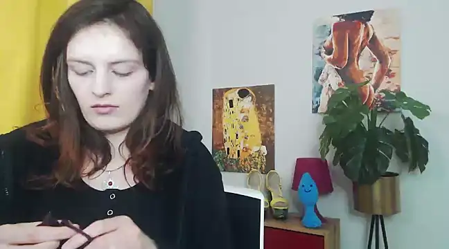 juicyNadine online show from 03.14.25