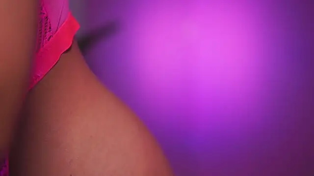 Snapshot of NatyDesiree chatting on 03.12.25 NatyDesiree online show from 03.12.25