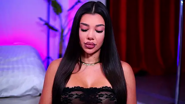 Snapshot of NatyDesiree chatting on 11.02.25 NatyDesiree online show from 11.02.25