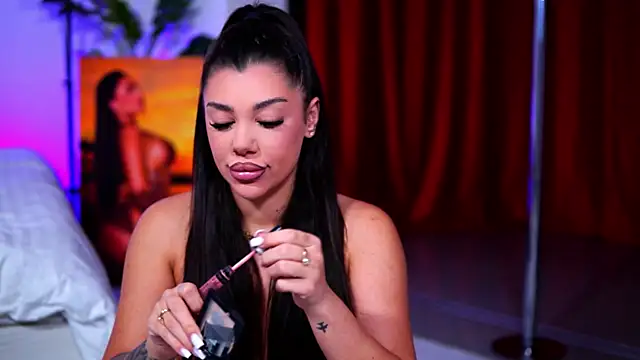 Snapshot of NatyDesiree chatting on 11.14.25 NatyDesiree online show from 11.14.25