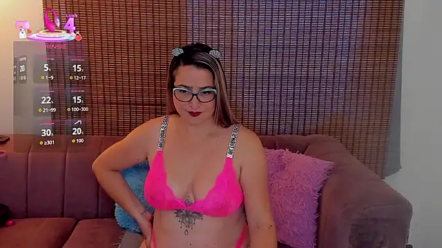 Snapshot of ariana_cross chatting on 01.08.26 ariana cross online show from 01.08.26