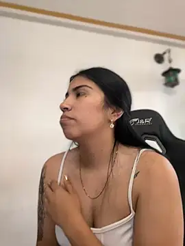 Snapshot of SaritaHot_69 chatting on 12.11.24 SaritaHot 69 online show from 12.11.24