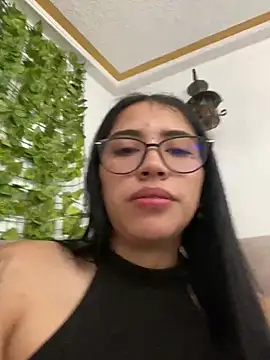 Snapshot of SaritaHot_69 chatting on 12.13.24 SaritaHot 69 online show from 12.13.24