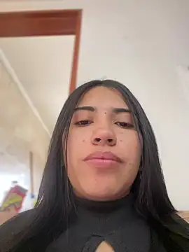 Snapshot of SaritaHot_69 chatting on 12.22.24 SaritaHot 69 online show from 12.22.24