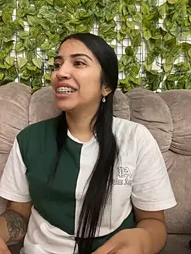 Snapshot of SaritaHot_69 chatting on 01.06.25 SaritaHot 69 online show from 01.06.25