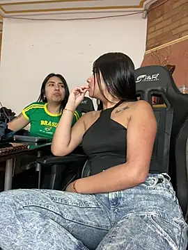 Snapshot of SaritaHot_69 chatting on 03.14.25 SaritaHot 69 online show from 03.14.25