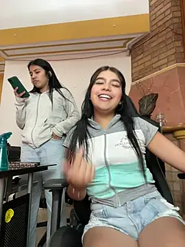 Snapshot of SaritaHot_69 chatting on 03.15.25 SaritaHot 69 online show from 03.15.25