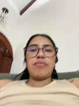 Snapshot of SaritaHot_69 chatting on 03.19.25 SaritaHot 69 online show from 03.19.25