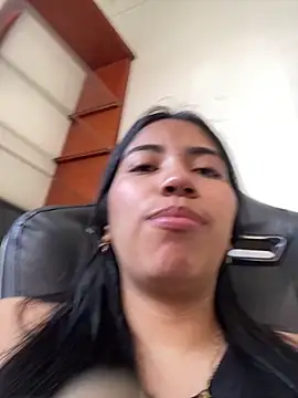 Snapshot of SaritaHot_69 chatting on 03.22.25 SaritaHot 69 online show from 03.22.25