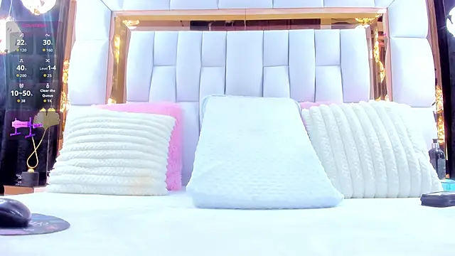 RileySweett online show from 11.24.25