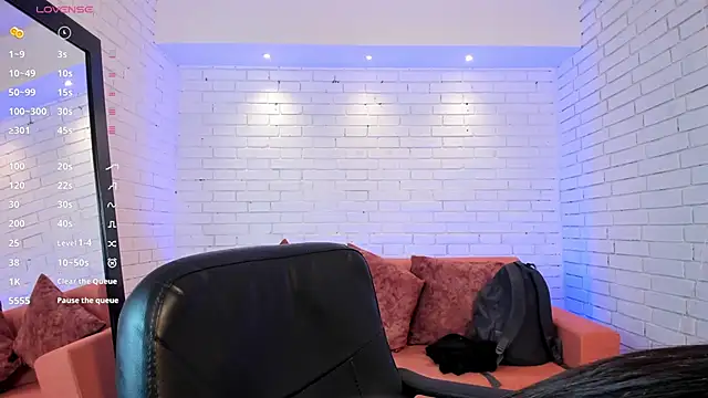 paulina sweett  online show from 10.20.25