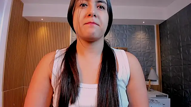 Snapshot of paulina_sweett_ chatting on 06.19.26 paulina sweett online show from 06.19.26