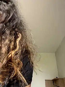 uniquerossie online show from 11.14.25