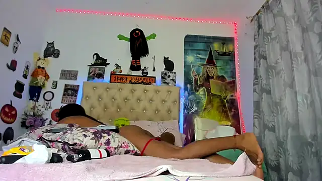 shantallhotxx online show from 10.23.25