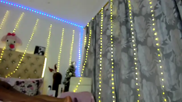 shantallhotxx online show from 12.15.25