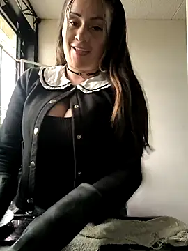 LuisaFernanda170823 online show from 04.04.26
