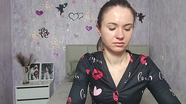 KaraCriegs online show from 02.05.25