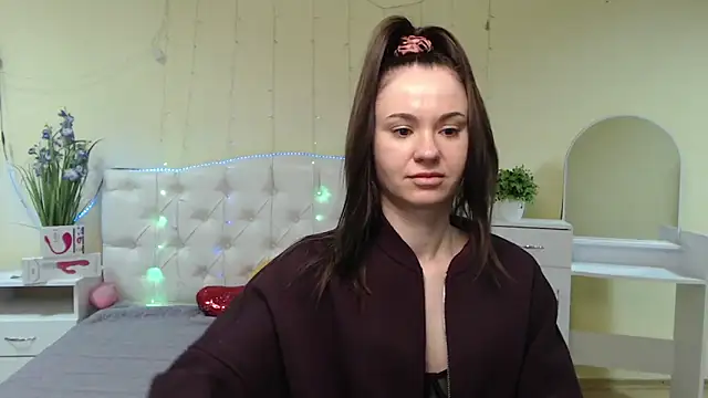 KaraCriegs online show from 02.07.25