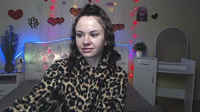 KaraCriegs online show from 02.13.25