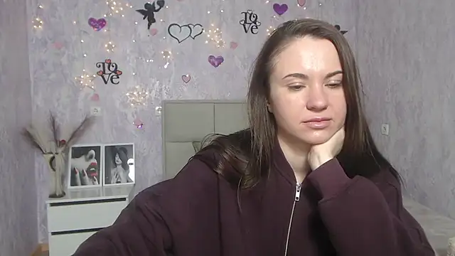 KaraCriegs online show from 02.18.25