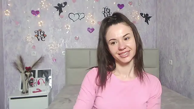 KaraCriegs online show from 02.19.25