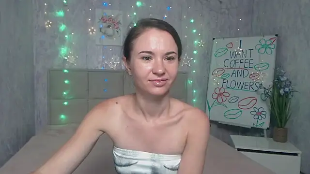 KaraCriegs online show from 09.18.25