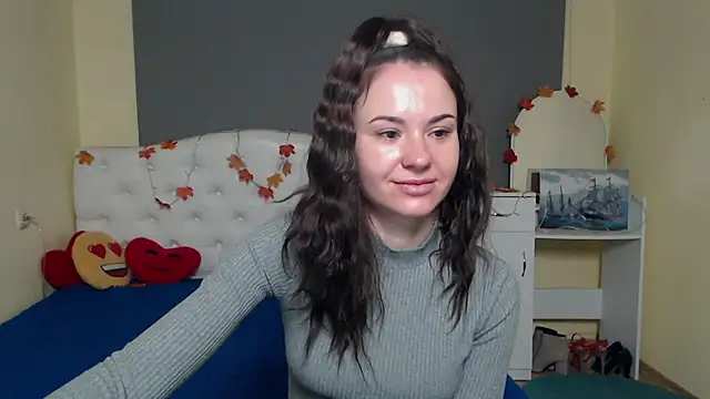 KaraCriegs online show from 11.15.25