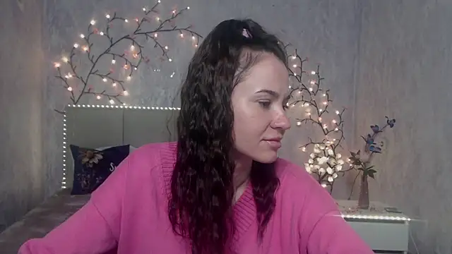 KaraCriegs online show from 04.15.26