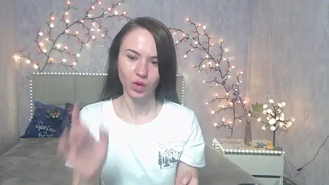 Snapshot of KaraCriegs chatting on 05.01.26 KaraCriegs online show from 05.01.26
