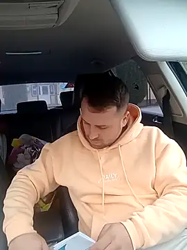 LucianM6 online show from 11.17.25