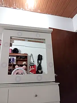 Iris love18 online show from 10.27.25