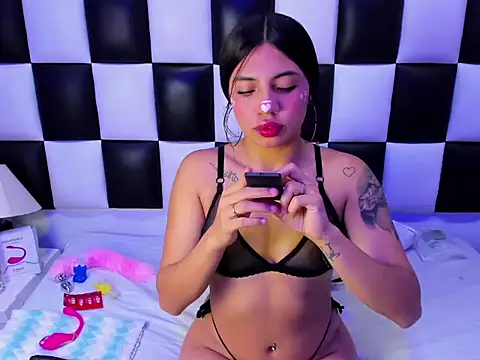 arianaa tompsoon online show from 10.30.25