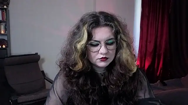 Laura Karamazov online show from 09.27.25