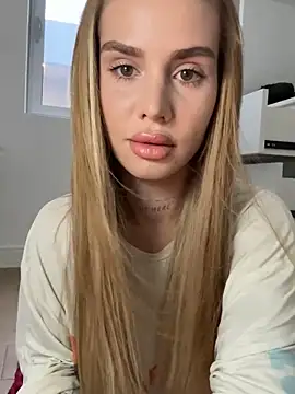 EmiliaCatalina online show from 10.24.25