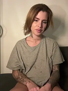 EmiliaCatalina online show from 03.08.26