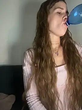 EmiliaCatalina online show from 05.12.26