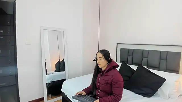 victoria cooper3 online show from 11.30.25