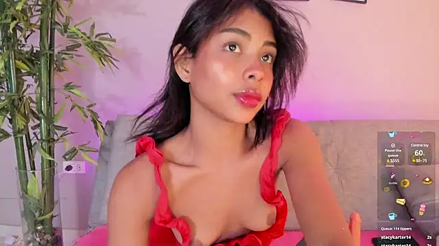 Snapshot of cinnamon_kyla chatting on 02.01.25 cinnamon kyla online show from 02.01.25