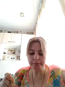 Snapshot of Lady_nice_cat chatting on 02.14.25 Lady nice cat online show from 02.14.25