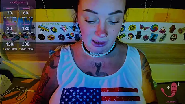 EllieOz online show from 11.18.25