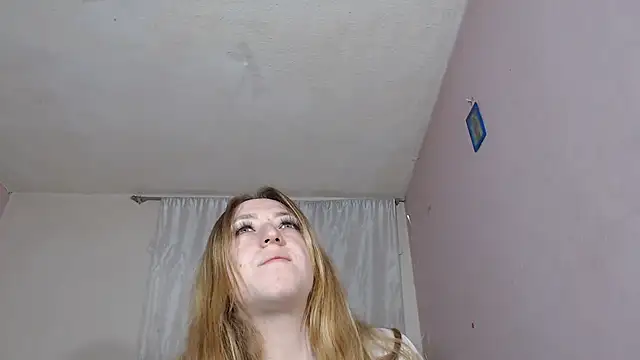Snapshot of hazisabel chatting on 06.19.26 hazisabel online show from 06.19.26