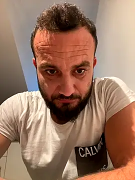 Snapshot of cosmin9000 chatting on 10.05.25 cosmin9000 online show from 10.05.25