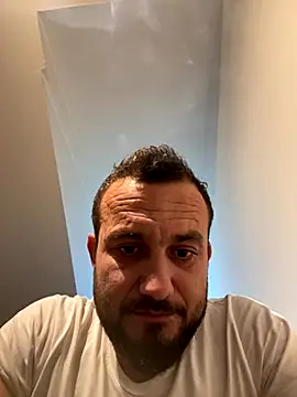 Snapshot of cosmin9000 chatting on 10.11.25 cosmin9000 online show from 10.11.25