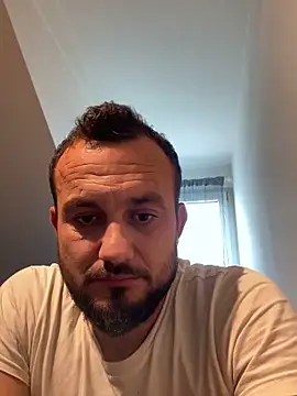 Snapshot of cosmin9000 chatting on 10.12.25 cosmin9000 online show from 10.12.25