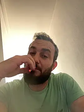Snapshot of cosmin9000 chatting on 11.01.25 cosmin9000 online show from 11.01.25