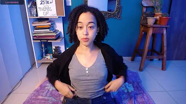 Snapshot of ela_0 chatting on 10.28.25 ela 0 online show from 10.28.25