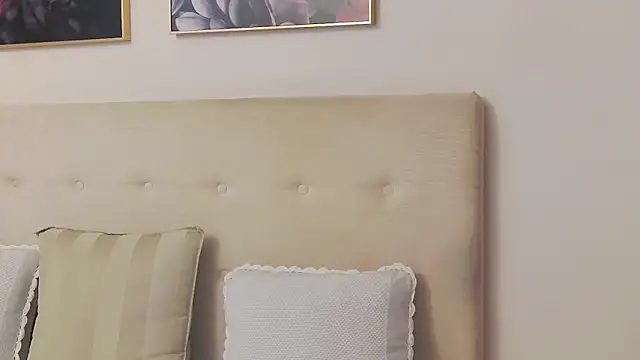 CassieHilton online show from 11.27.25