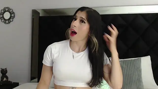 KinaCooper online show from 12.04.25