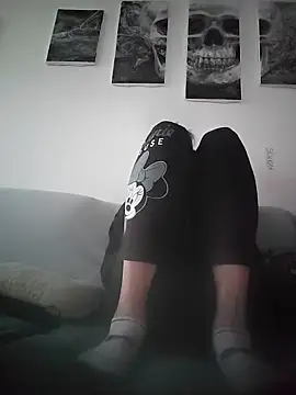 LauraBaby online show from 04.16.26