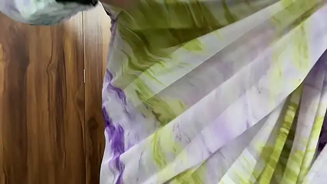 Snapshot of julie_08 chatting on 10.27.25 julie 08 online show from 10.27.25